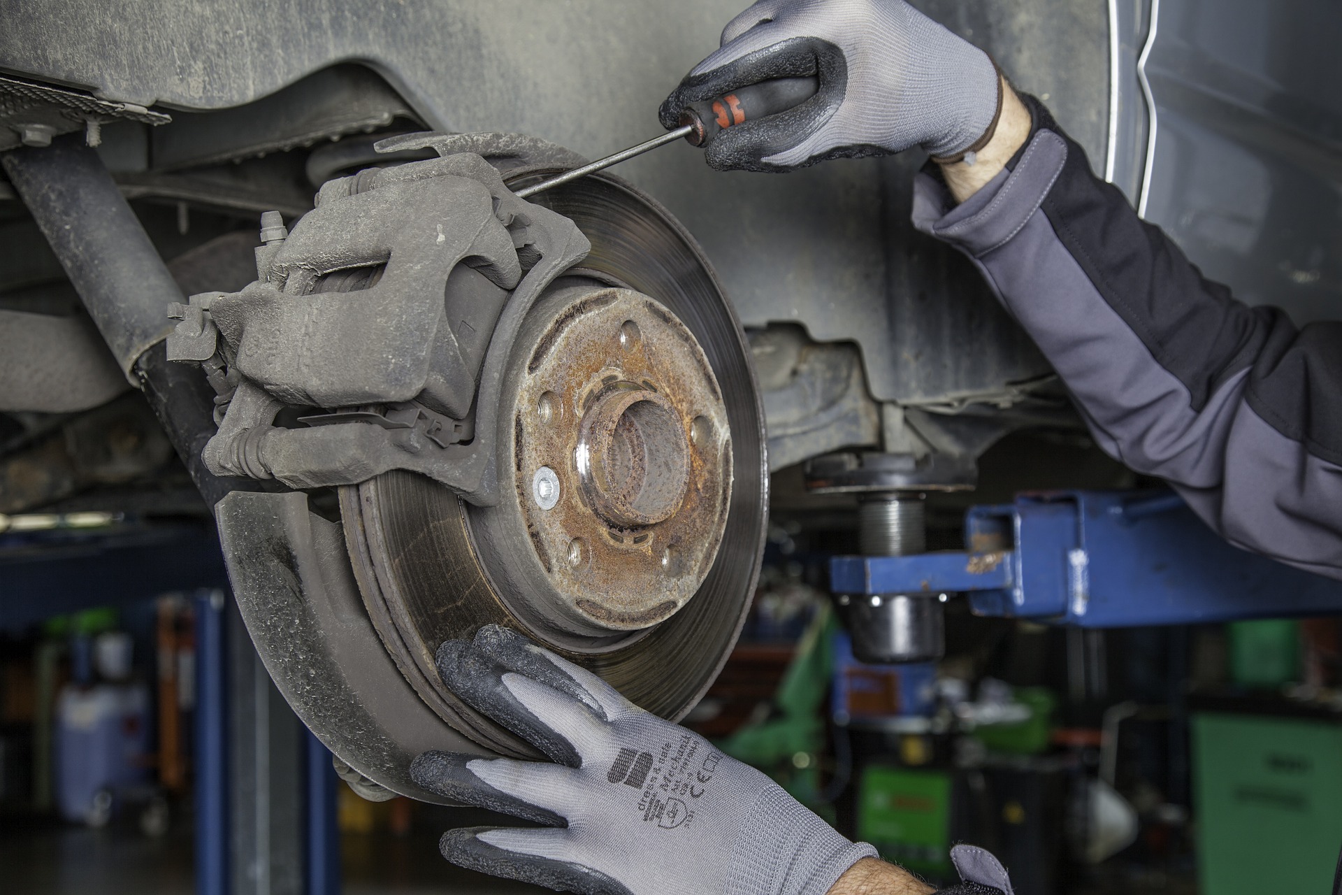 Otomotiv mekanik bakım ve onarım çalışması